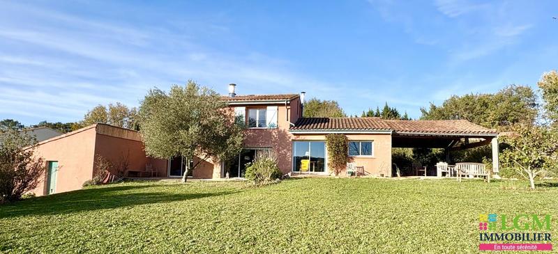 Maison - 192 m² - 6 pièces