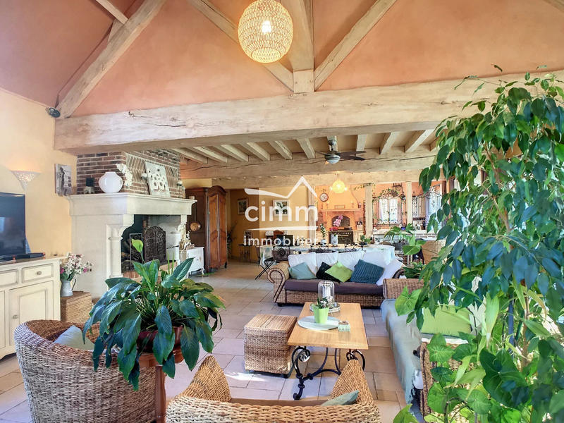 Maison - 365 m² - 15 pièces