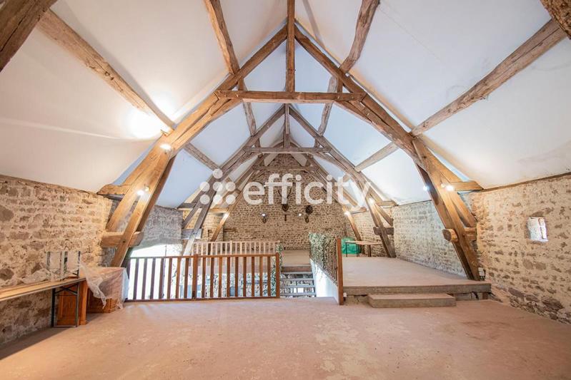 Maison - 480 m² - 13 pièces