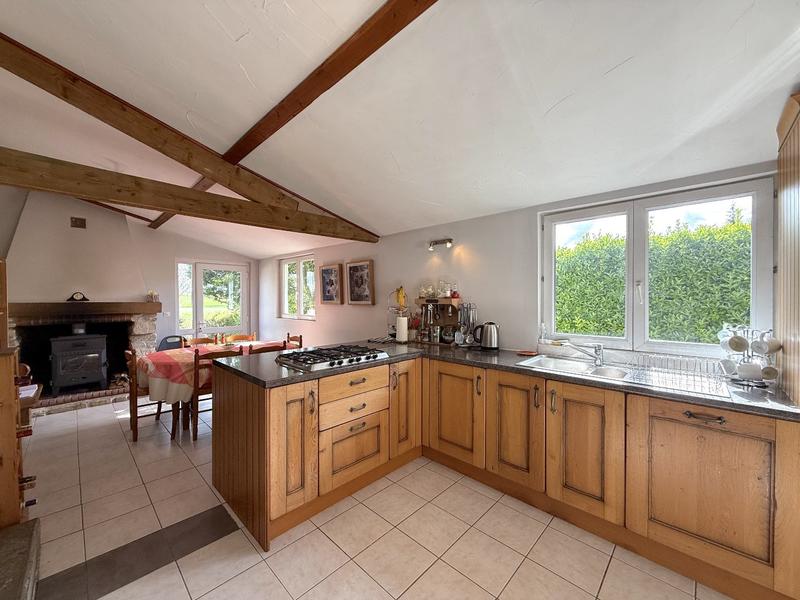 Maison - 180 m² - 9 pièces