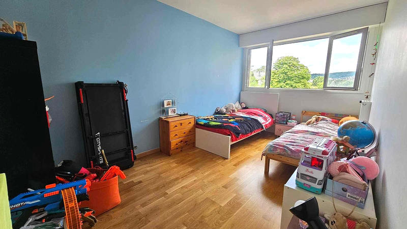 Appartement - 98 m² - 5 pièces