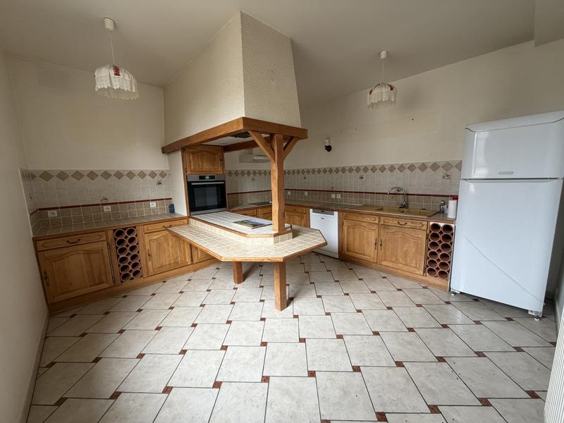 Maison - 250 m² - 7 pièces