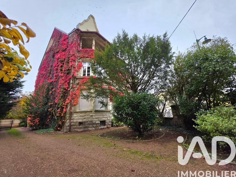 Maison - 365 m² - 12 pièces