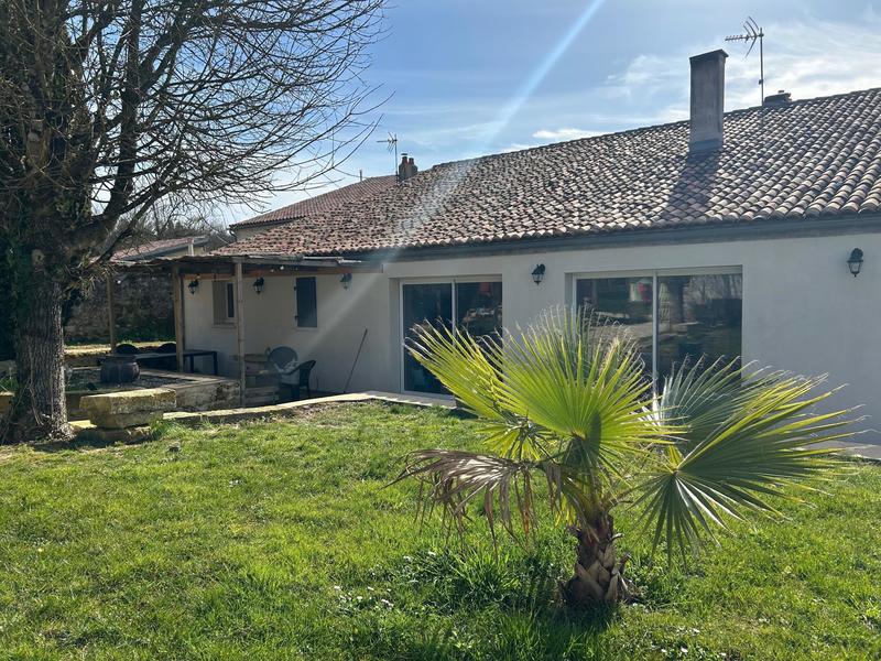 Maison - 240 m² - 8 pièces