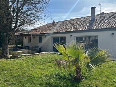 Maison - 240 m² - 8 pièces