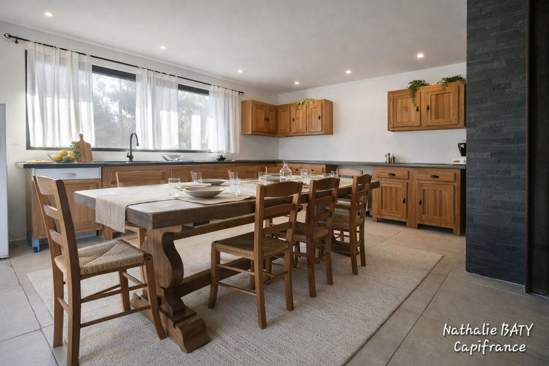 Maison - 182 m² - 7 pièces