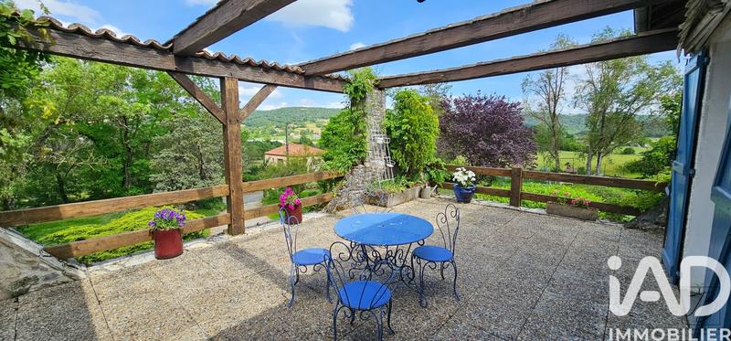 Maison - 216 m² - 8 pièces