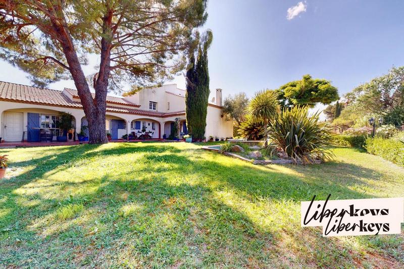 Maison - 380 m² - 5 pièces