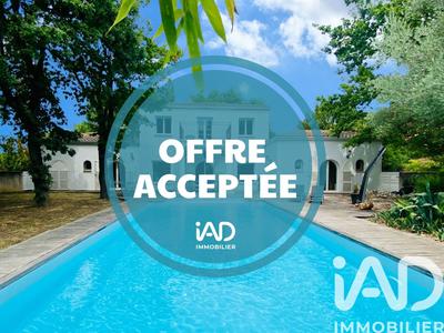 Maison - 239 m² - 9 pièces