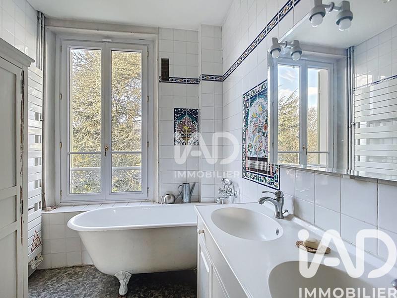 Maison - 207 m² - 8 pièces