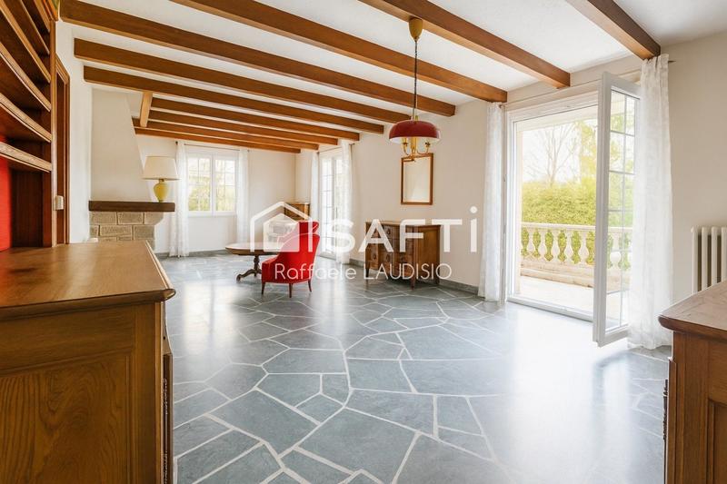 Maison - 210 m² - 6 pièces