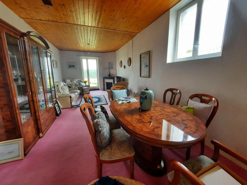 Maison traditionnelle - 284 m² - 20 pièces