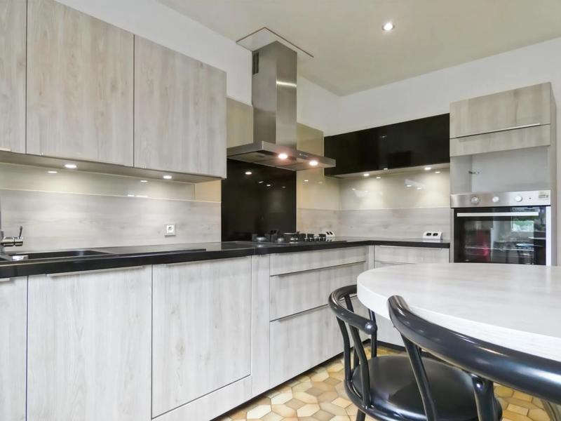 Maison - 200 m² - 8 pièces