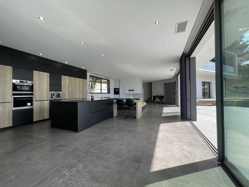 Maison contemporaine - 186 m² - 5 pièces