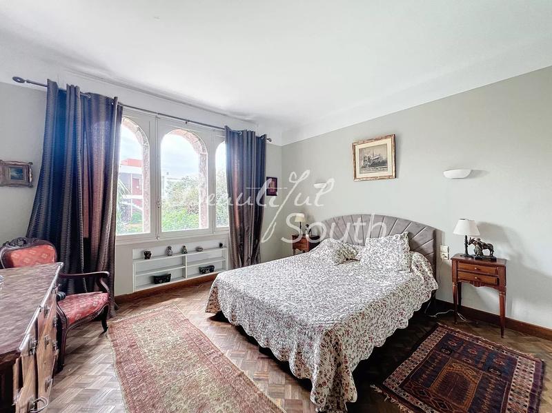 Maison - 247 m² - 5 pièces