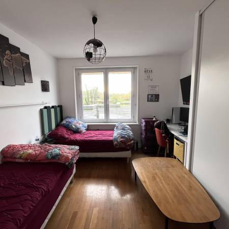 Maison - 216 m² - 8 pièces