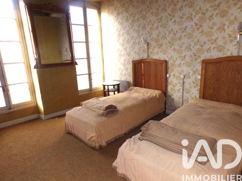 Maison - 444 m² - 16 pièces