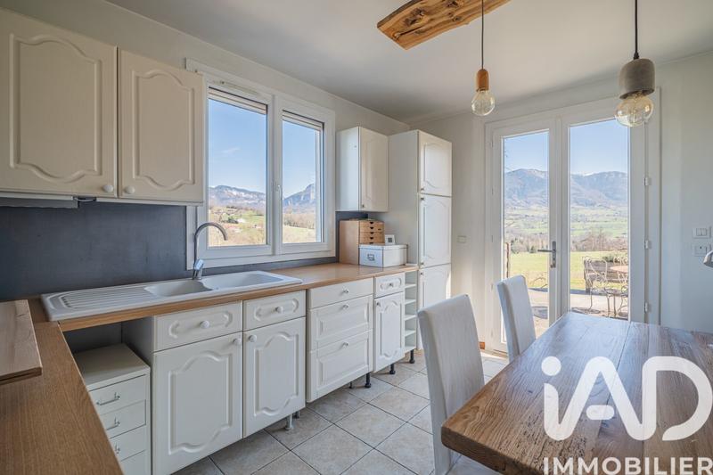 Maison - 200 m² - 9 pièces