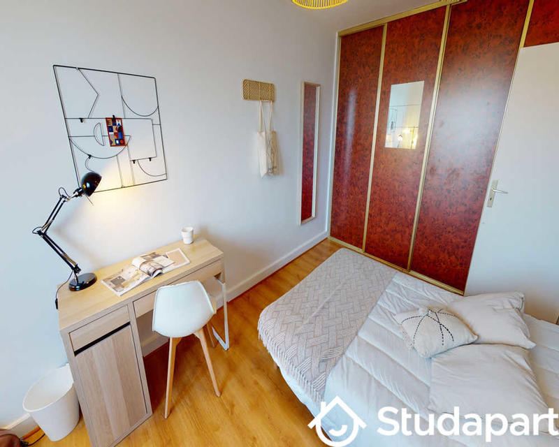 Chambre - 80 m² - 1 pièce