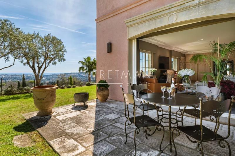 Villa - 438 m² - 10 pièces