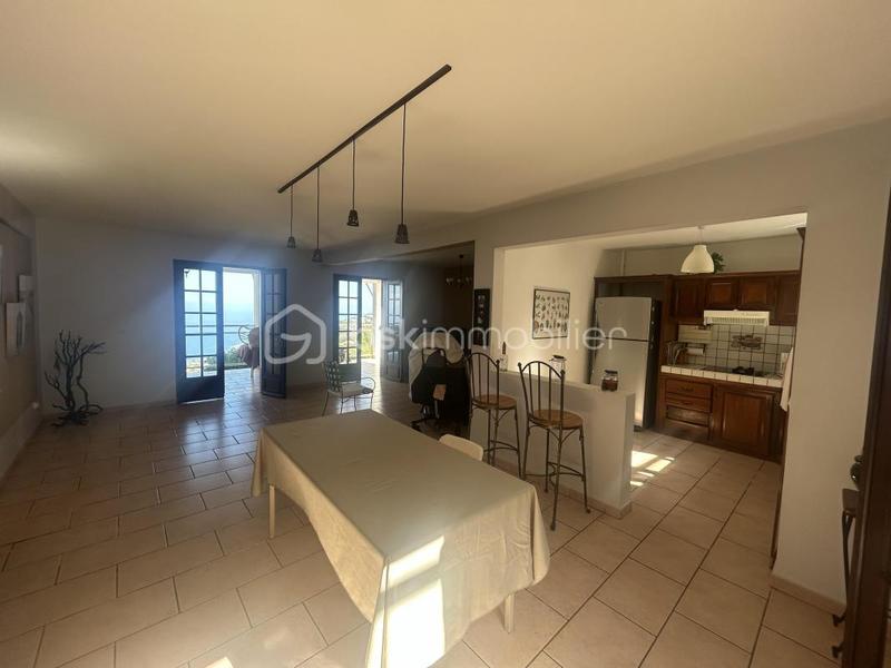 Maison - 163 m² - 6 pièces