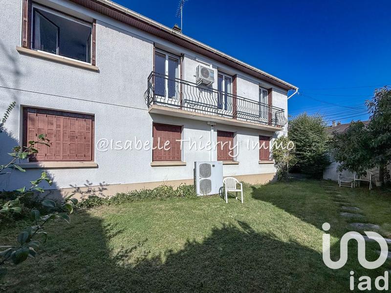 Maison - 182 m² - 9 pièces