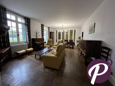 Maison - 350 m² - 10 pièces