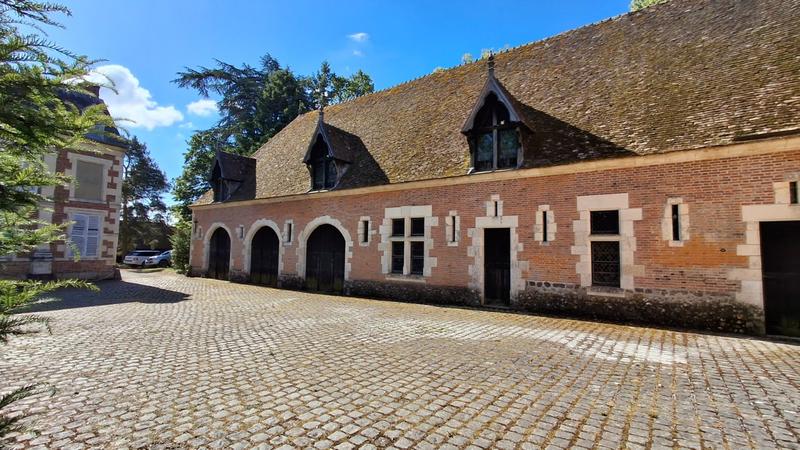 Manoir - 2 500 m² - 35 pièces