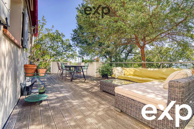 Maison - 203 m² - 6 pièces