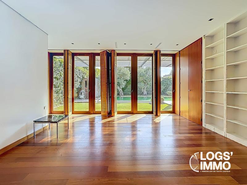 Maison contemporaine - 245 m² - 7 pièces