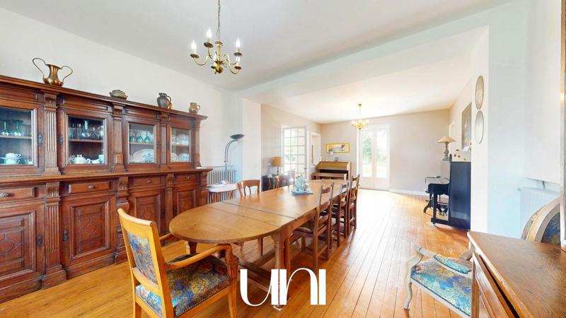 Maison de maîtres - 367 m² - 12 pièces