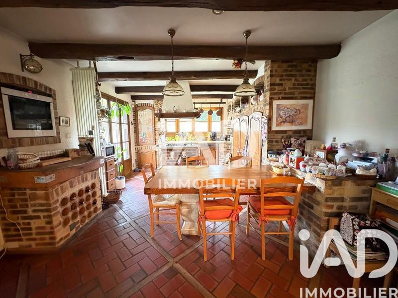 Maison - 239 m² - 7 pièces