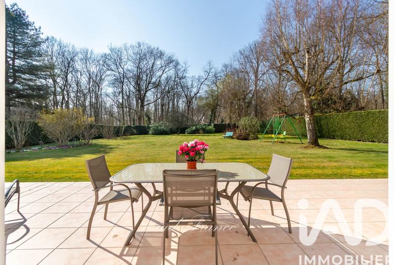 Maison - 246 m² - 9 pièces