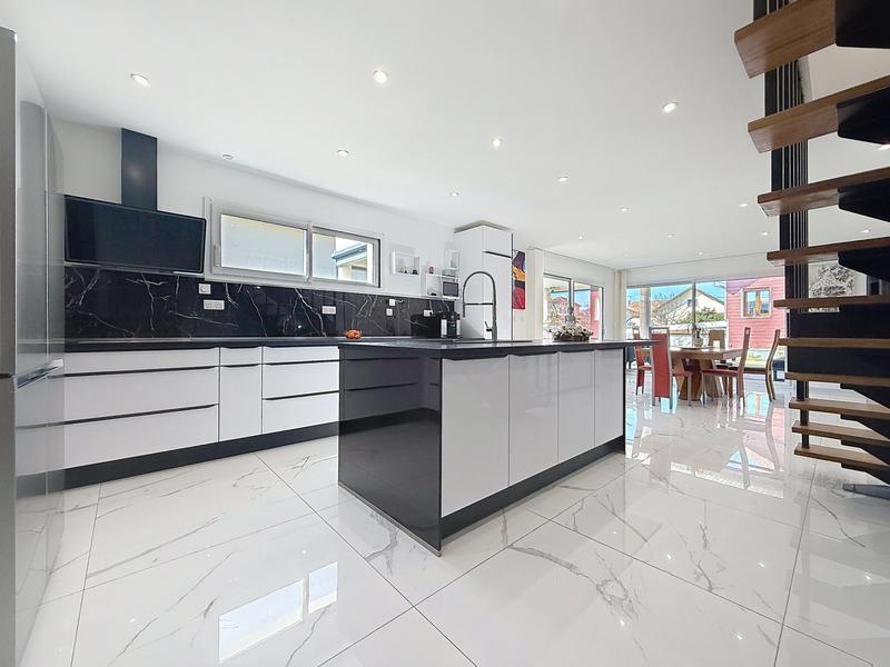 Maison contemporaine - 154 m² - 7 pièces