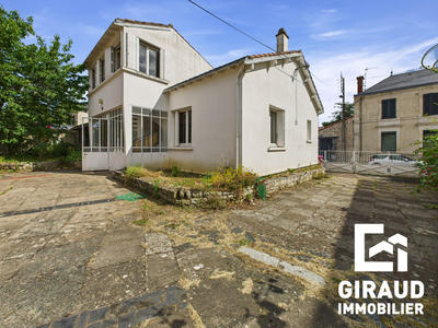 Maison traditionnelle - 120 m² - 6 pièces