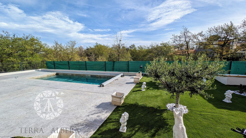 Villa - 157 m² - 7 pièces