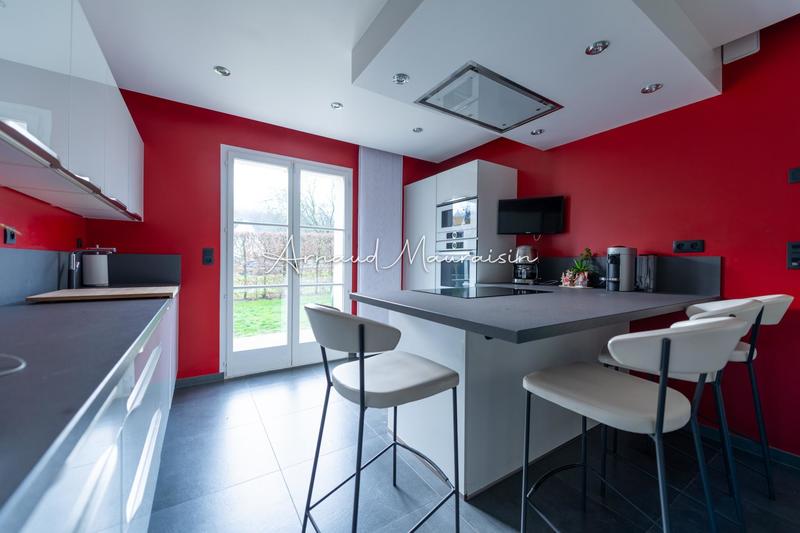 Maison - 187 m² - 7 pièces