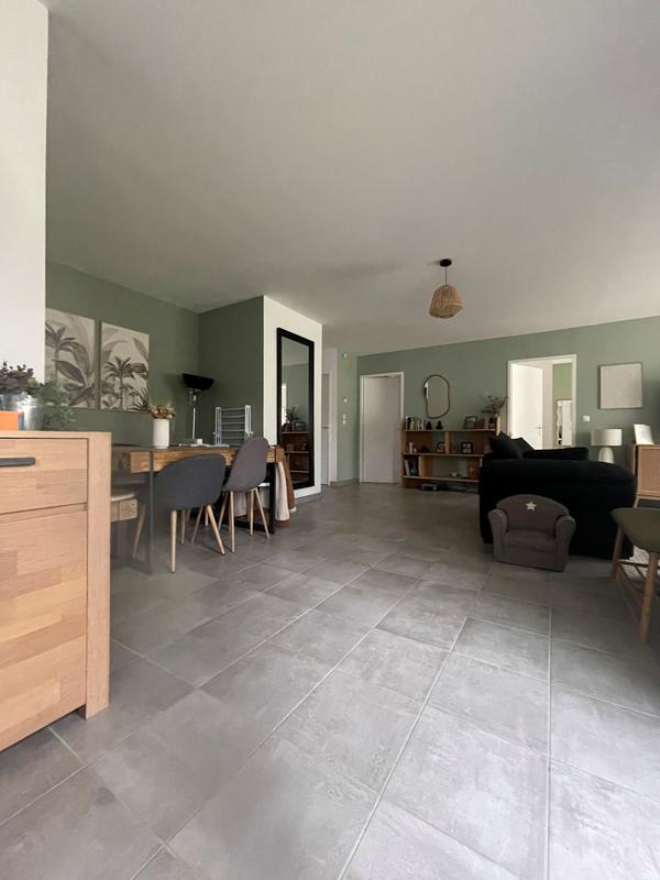 Maison - 93 m² - 4 pièces