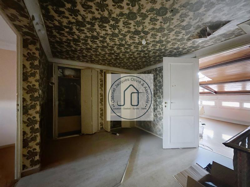 Maison - 186 m² - 9 pièces