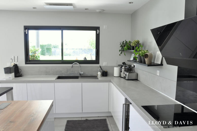 Villa - 178 m² - 6 pièces