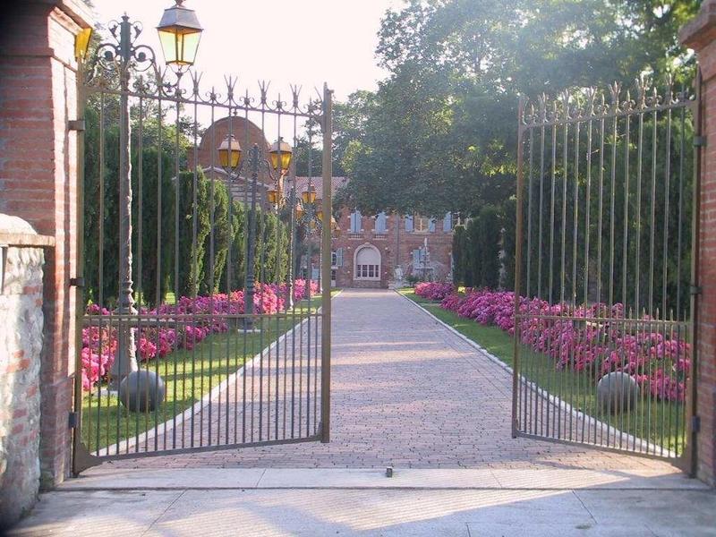 Château - 1 043 m² - 7 pièces