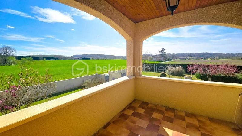 Villa - 205 m² - 9 pièces