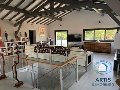 Villa - 215 m² - 5 pièces