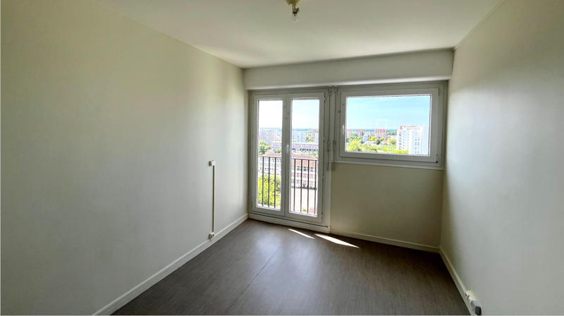 Appartement - 104 m² - 6 pièces