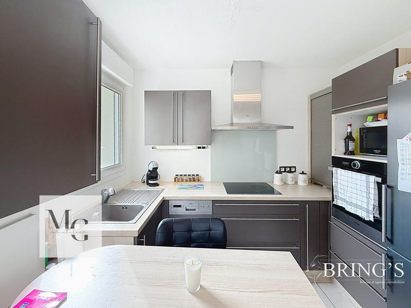 Appartement - 85 m² - 5 pièces