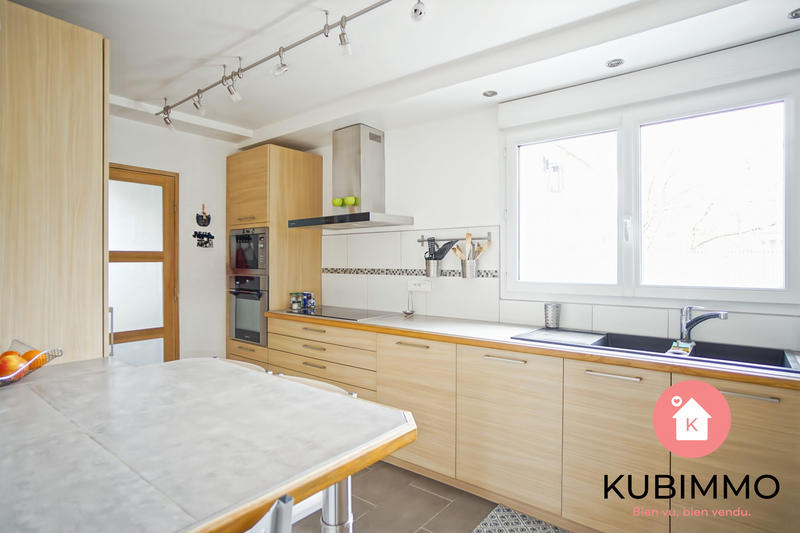 Maison - 158 m² - 6 pièces