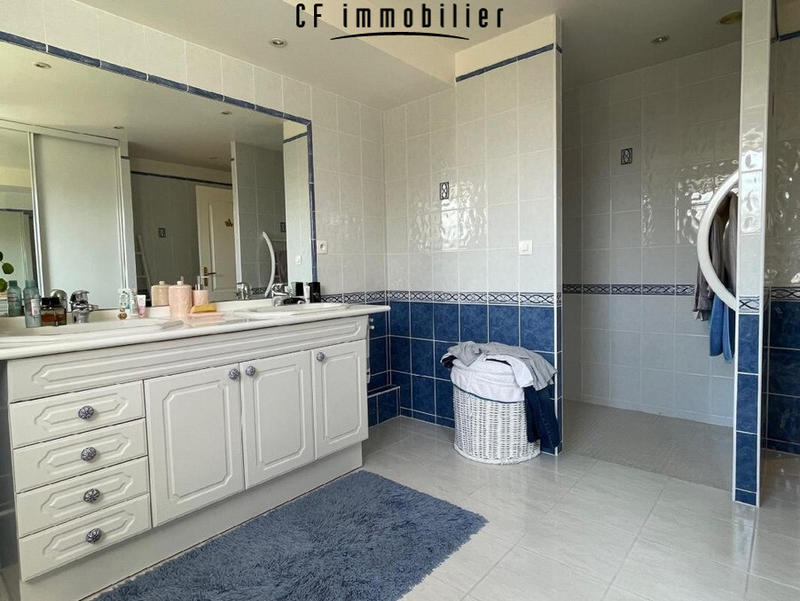 Maison - 168 m² - 7 pièces