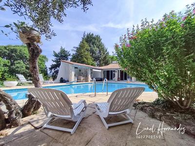 Maison - 220 m² - 7 pièces