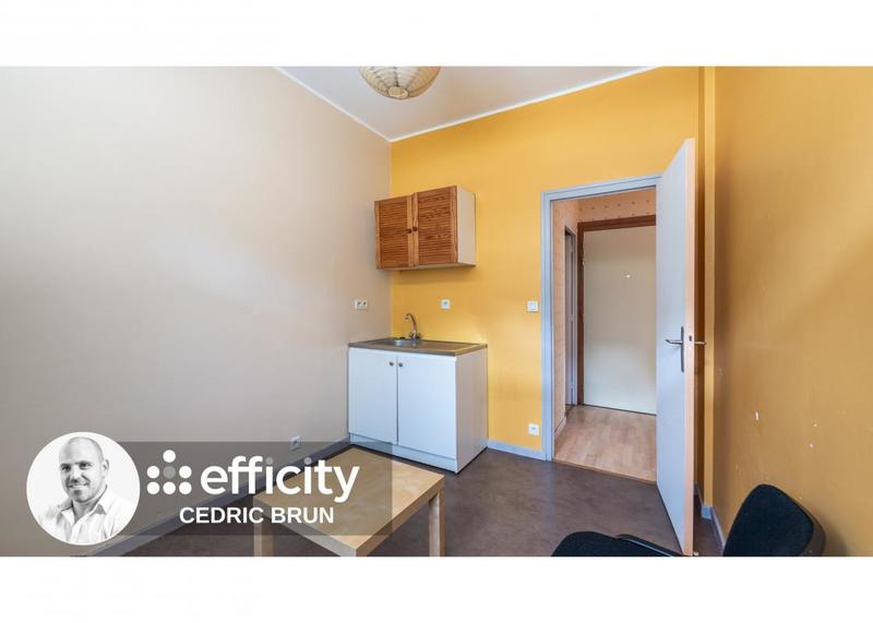 Local d'activité / Entrepôt - 68 m² - 4 pièces