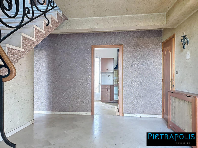 Maison traditionnelle - 220 m² - 7 pièces